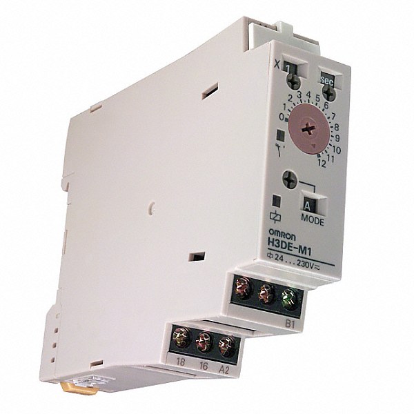 Реле времени Omron H3DE-M1-24-250VAC/DC, многофункциональное, напряжение питания 24–250 В AC/DC.